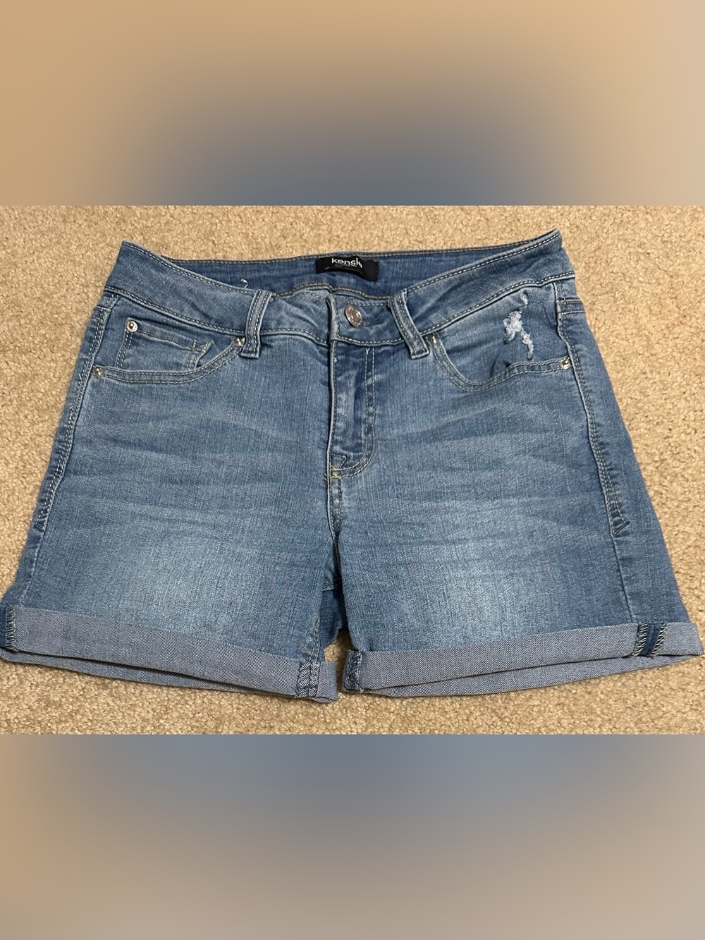 Kensie Women's Light Blue Denim Roll-Cuff Shorts size 25.